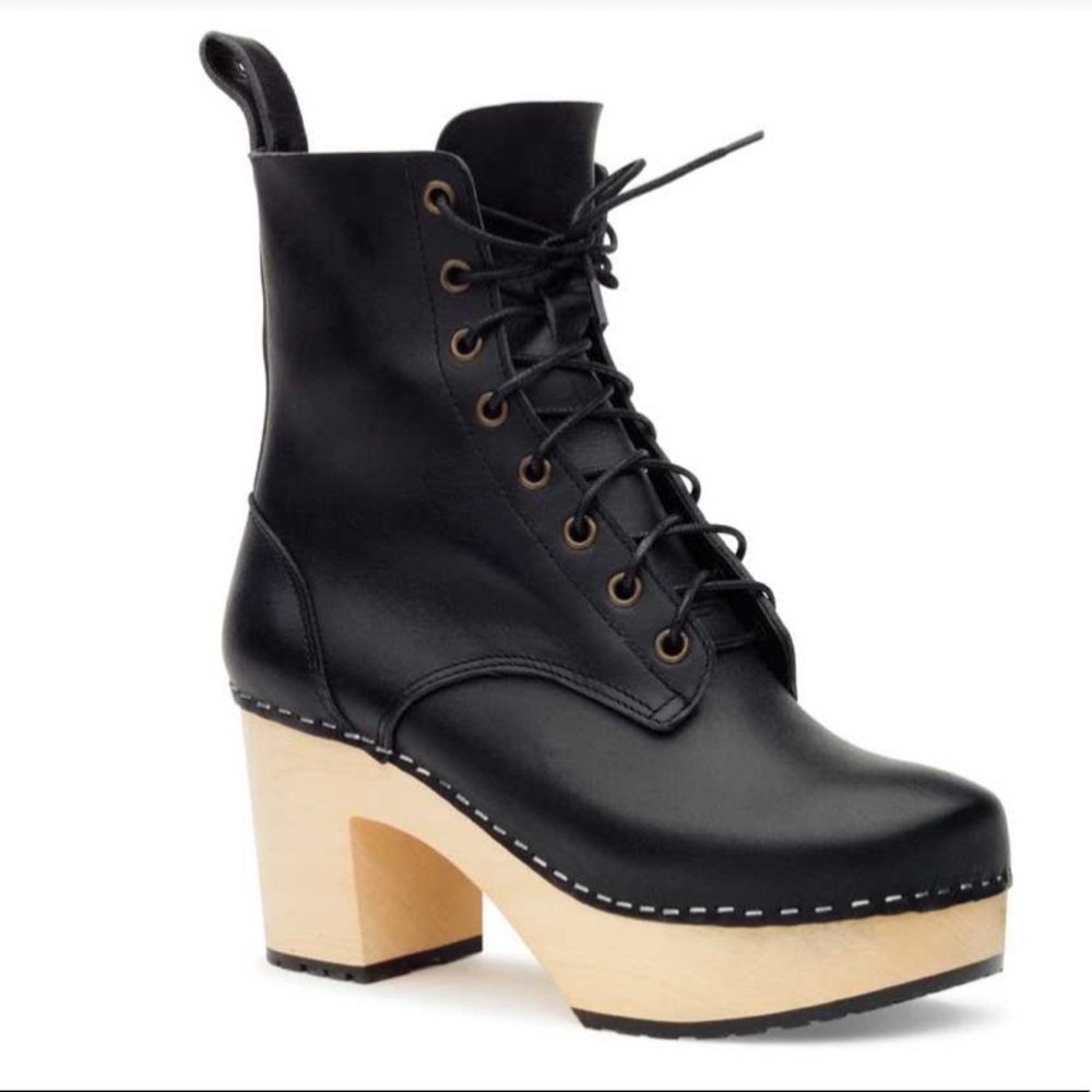NWOT Swedish Hasbeens lace up plateau hippie boot